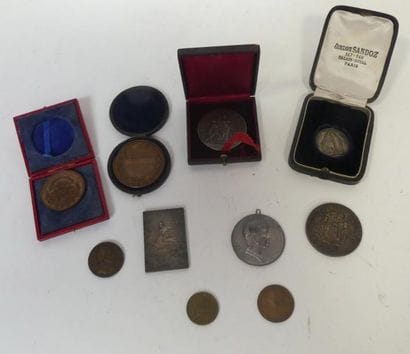 Lot de 10 médailles diverses.