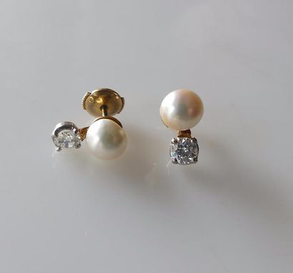 Paire de CLOUS d'oreilles en or jaune et...