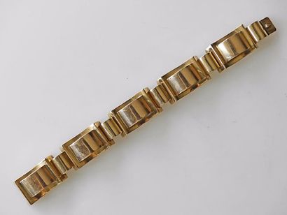 Beau BRACELET Tank en or jaune. Poids 73,6...