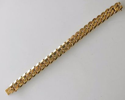 Lourd BRACELET gourmette en or jaune. Poids...