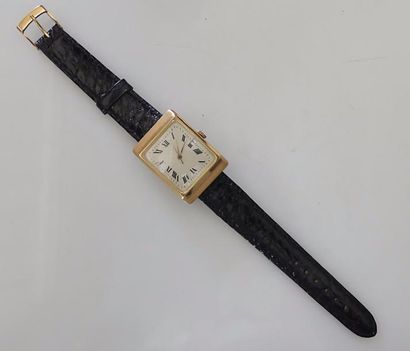 MONTRE BRACELET d'homme en or jaune, le boitier...