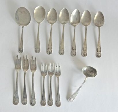 LOT de COUVERTS et PIECES DE SERVICE divers...