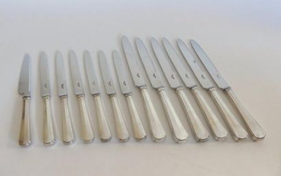 TETARD FRERES. COUTELLERIE en argent comprenant...