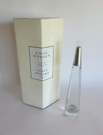 Issey Miyake. 