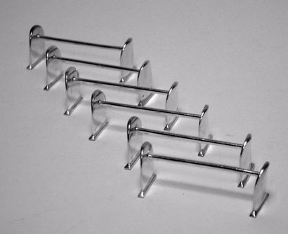 Six PORTE-COUTEAUX en argent, modèle uni-plat,...