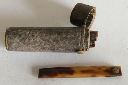 ETUI de chirurgie en carton gainé de rousette...