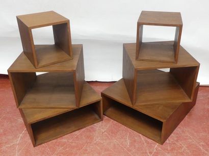 Serie de trois paires de meubles d'appoint...