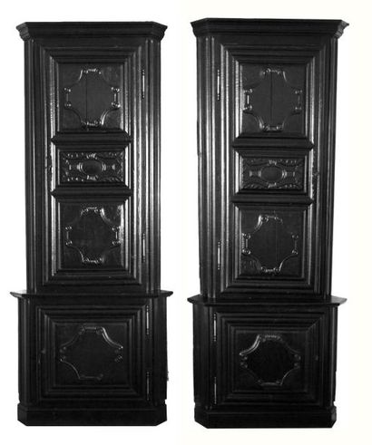 Paire de MEUBLES d’encoignure en bois sculpté...