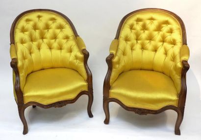 Paire de BERGERES en bois naturel sculpté...