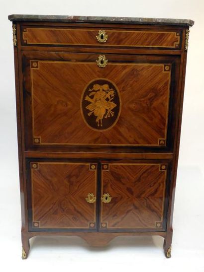 SECRETAIRE à ABATTANT en placage de bois...
