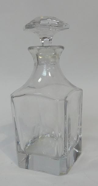 SEVRES. CARAFE en cristal.
