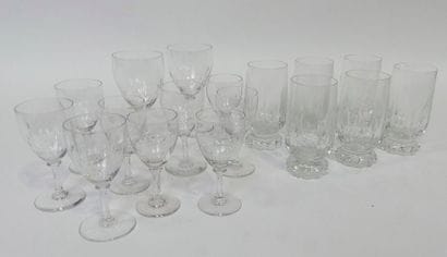 Six VERRES à ORANGEADE en cristal on y joint...
