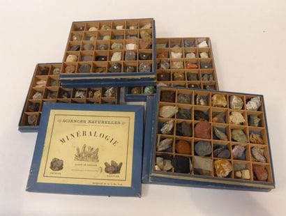 Cinq BOÎTES minéralogie et paléontologie...