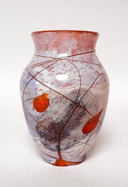 SABA Frères. VASE en verre multicouche orange...