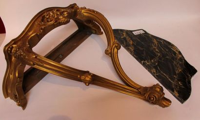 Petite CONSOLE en bois doré et plateau de...
