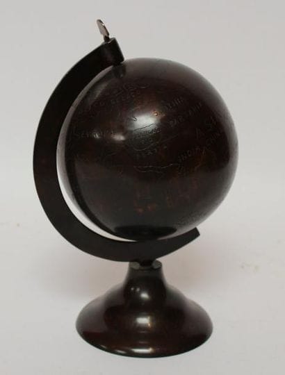 GLOBE TERRESTRE en métal à patine bronze