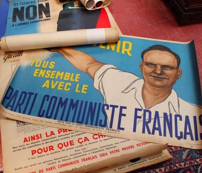 Lot d'AFFICHES diverses dont parti commu...