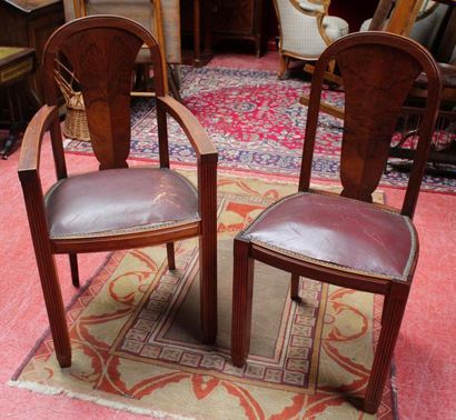 Un FAUTEUIL et une CHAISE, le dossier ajouré,...