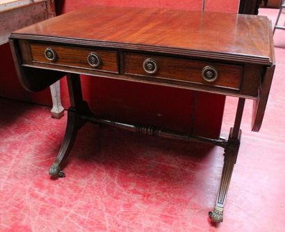 Petit BUREAU en bois, les tablettes amovibles,...