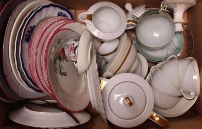 Carton comprenant partie de service en porcelaine,...
