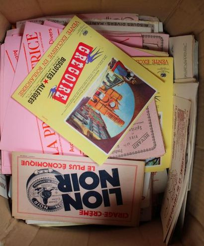 Carton comprenant une collection de buvards...