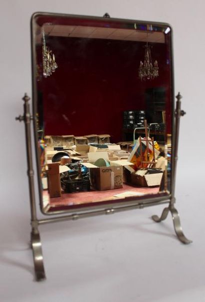 MIROIR en psyche de table en métal.