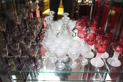 Ensemble de verres dont VERRES à Porto, VERRES...