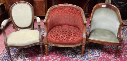 Lot de 3 fauteuils dont un fauteuil enveloppant...