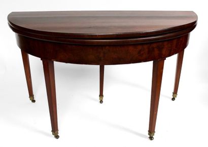 TABLE demi-lune en placage d'acajou, les...