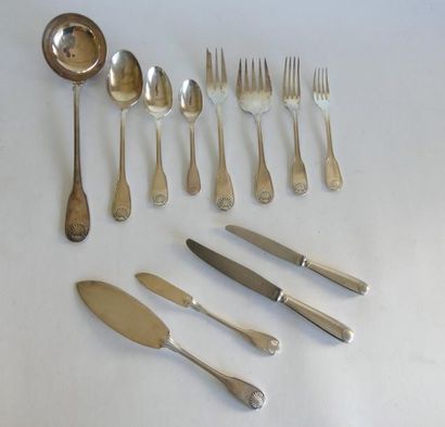 CHRISTOFLE. MENAGERE de couverts en métal...