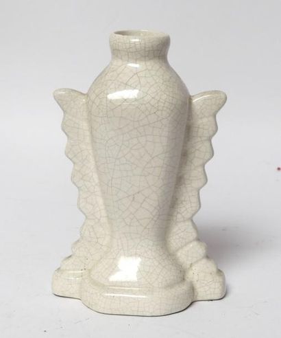 Vase à ailettes en faïence craquelée (éclats...
