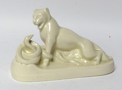Charles CATTEAU (1880-1966). Lionne et serpent,...