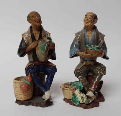 Deux SUJETS en terre cuite polychrome figurant...