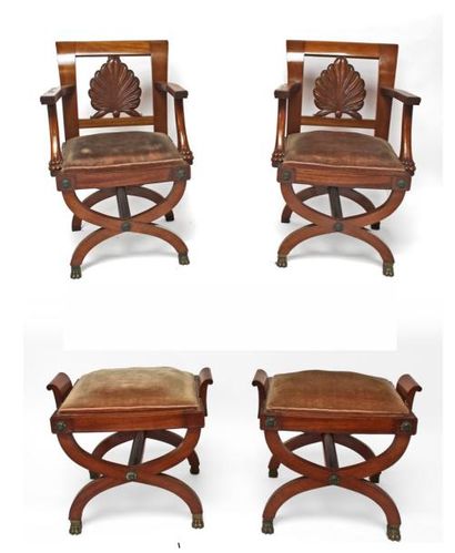 Paire de FAUTEUILS et paire de TABOURETS...