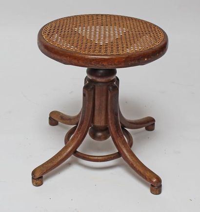 THONET. TABOURET de piano en bois courbé,...