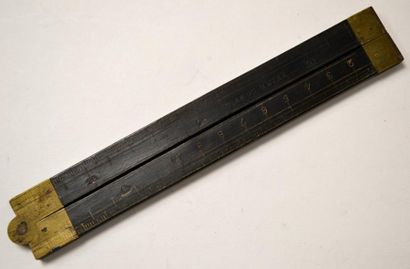 MESURE d'un tiers de ètre en ébène et laitonn...