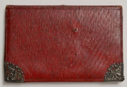 CALEPIN en maroquin rouge, les écoinçons...