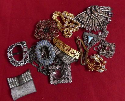 Lot de BIJOUX FANTAISIE strass.