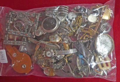 Lot de MONTRES et BIJOUX FANTAISIES.