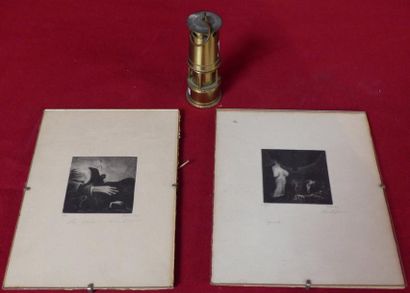 Briquet en forme de lampe tempête, et deux...