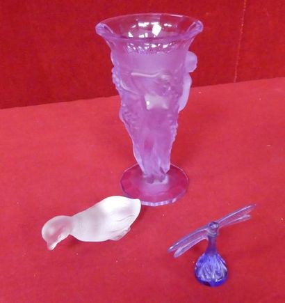 LALIQUE France. Libellule en verre pressé...