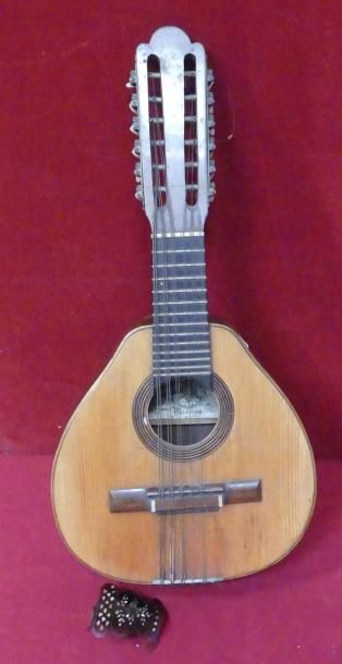 Salvador IBANEZ. Valencia. Petite GUITARE...