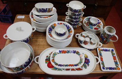 *VILLEROY & BOCH. Partie de service de table,...