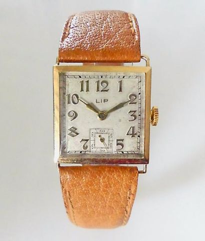 LIP. MONTRE BRACELET, le boitier carré en...