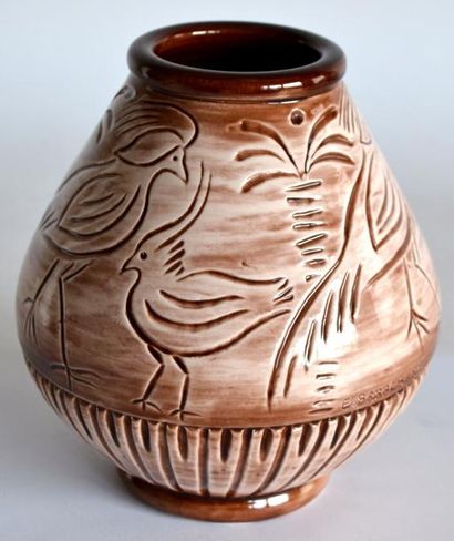 PM SEVRES (Paul Millet). VASE en faïence,...