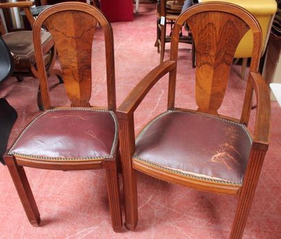 Un FAUTEUIL et une CHAISE. 