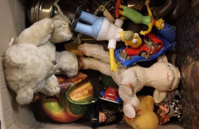 Ensemble de jouets et divers. 