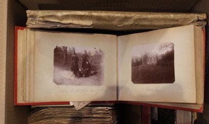 Petit lot de livres, et un album photo. 