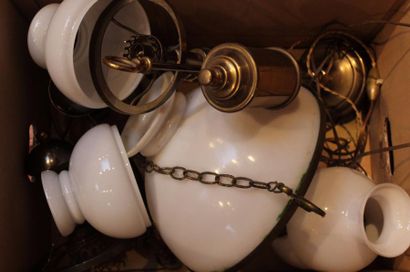 Ensemble de luminaires. 