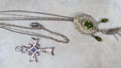 Pendentif pouvant former broche en métal...